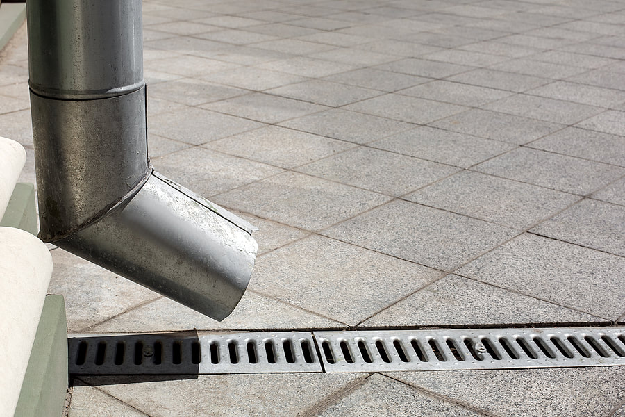 a stainless steel gutter pipe 